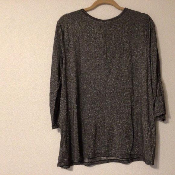 Lane Bryant light weight Blouse. Size 18/20. Great Condition - Picture 2 of 3